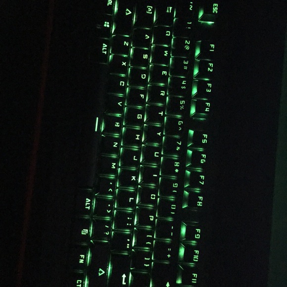 onn. RGB Mechanical Gaming keyboard - Picture 3 of 16